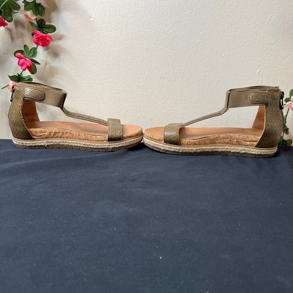 🌹 Adrienne Vittadini Green Brown Snakeskin Reptile Sandals 7.5 Platform Patrice - Picture 12 of 13